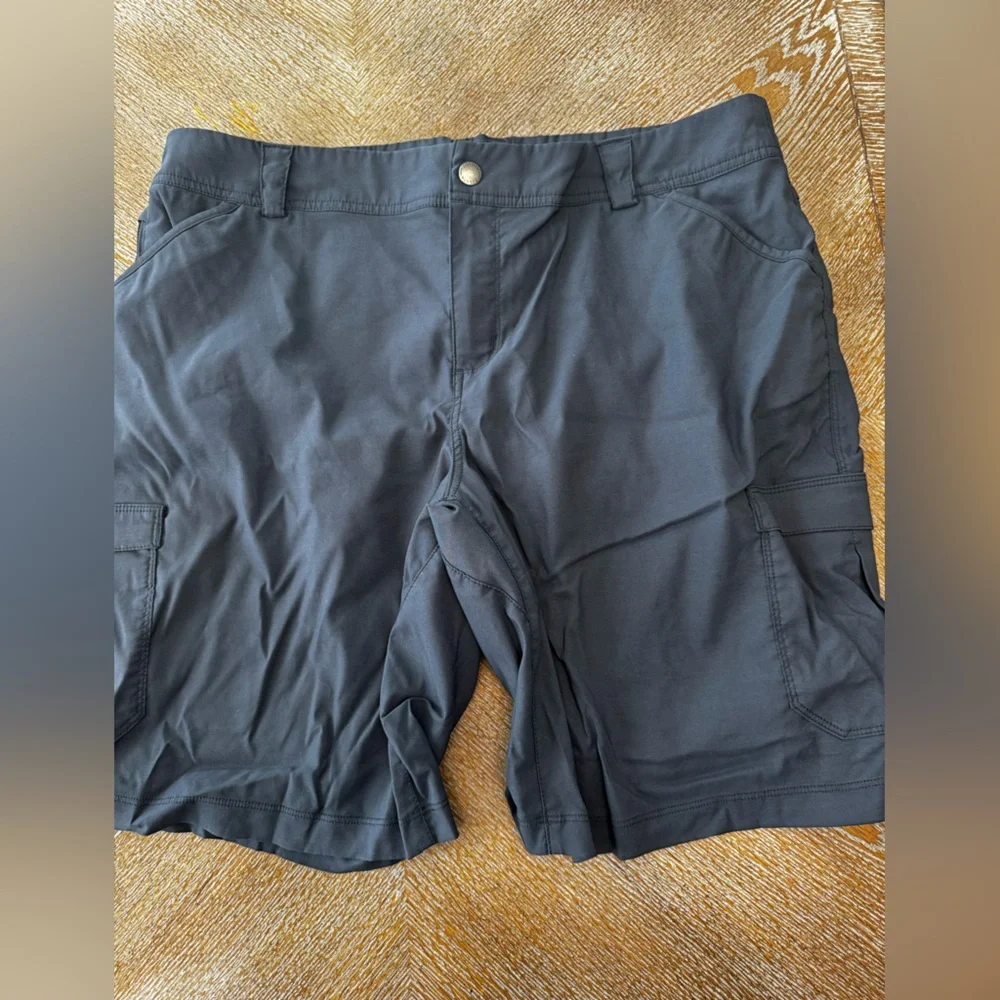 Duluth Trading Co Gray Sz 18 Nylon Cargo Pants Elastic Waist 38” Inseam 10” - Picture 3 of 5